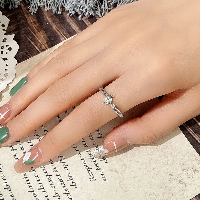 Elegant Minimalist Women's Ring with Shiny Round CZ Inlay - Perfect for Weddings and Engagements