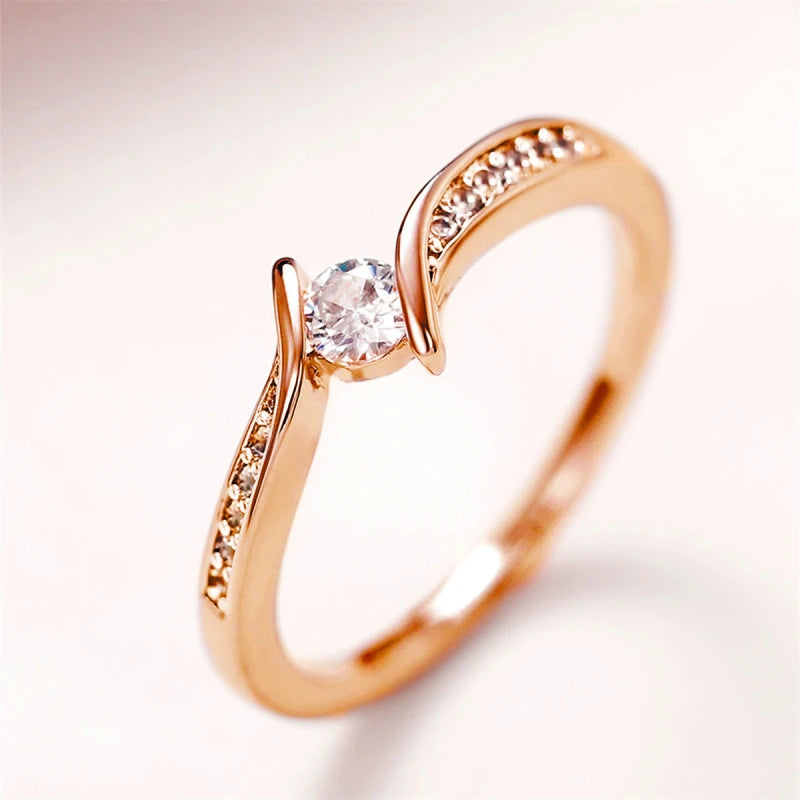 Elegant Minimalist Women's Ring with Shiny Round CZ Inlay - Perfect for Weddings and Engagements